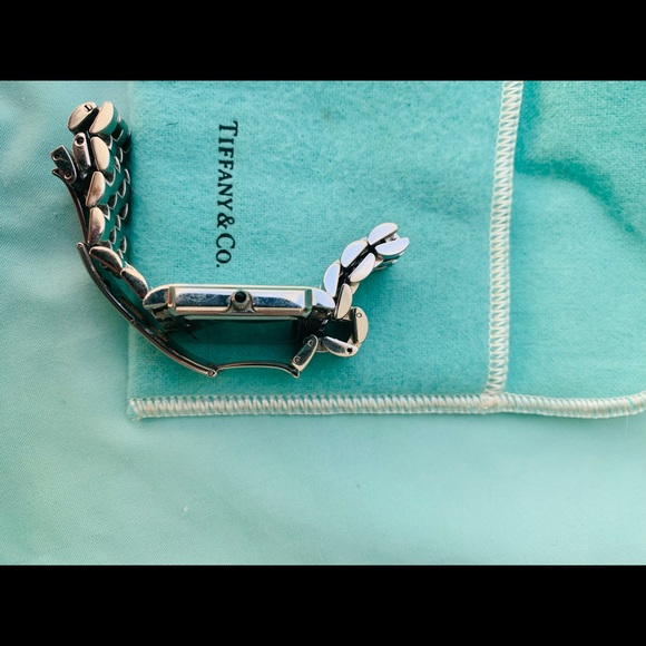 Authentic Tiffany & Co stainless steal, water proof iconic watch. - Picture 7 of 10